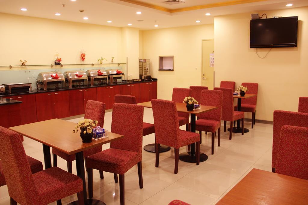 Hanting Express Qingdao South Chongqing Road Exteriör bild